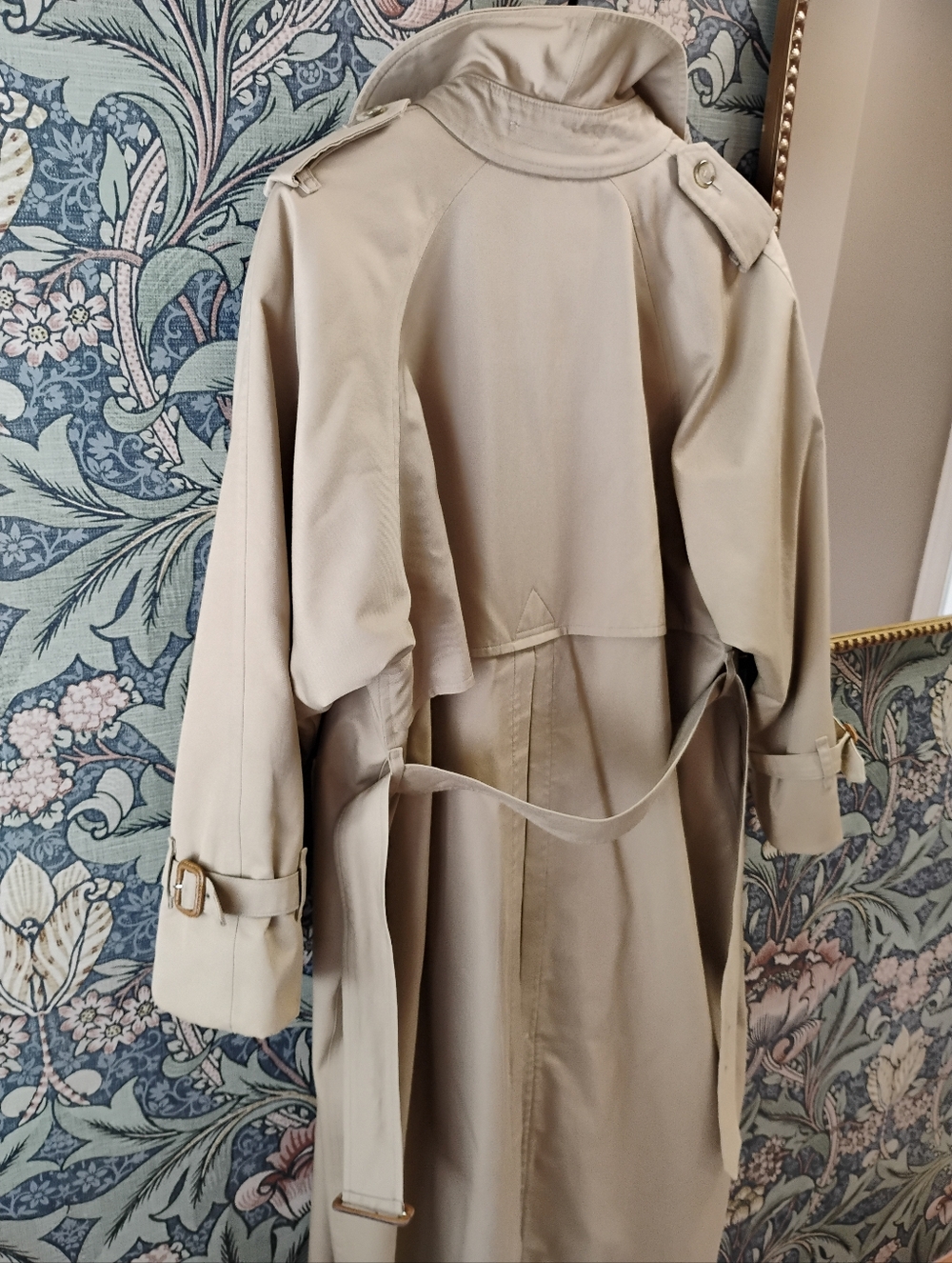 Vintage Burberrys Classic Khaki Trench Coat with Nova Check Lining - Picture 6 of 11